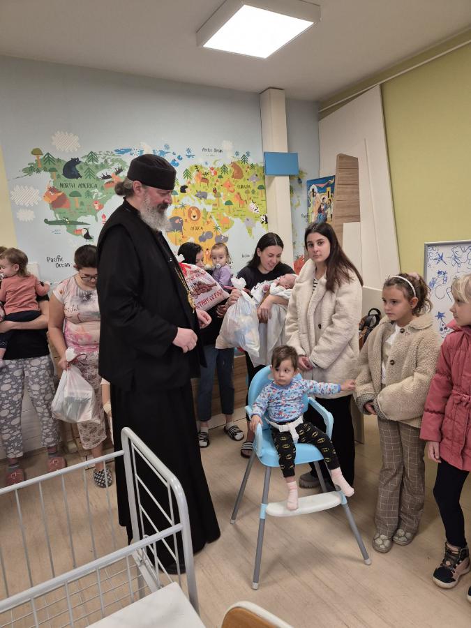 Božićni blagosloveni darovi i poseta