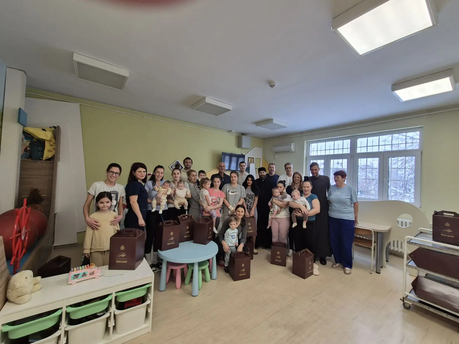 Божићно даривање у Здравственом центру Ваљево